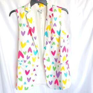OVI Vest Open Front Size L White with Hearts Detail, NWOT, 19" PTP, 28" L